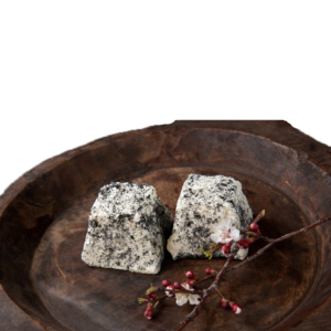 Τυρί κατσικίσιο με επικάλυψη στάχτη αμπελιού Φάρμα Μαλτέζος